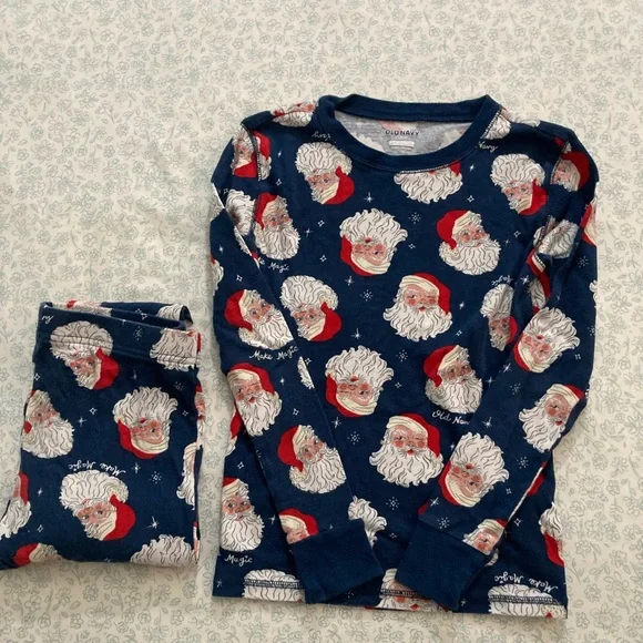 🎅🏻Santa Claus Kids Pajamas - Blue
Size:10 - Picture 2 of 9